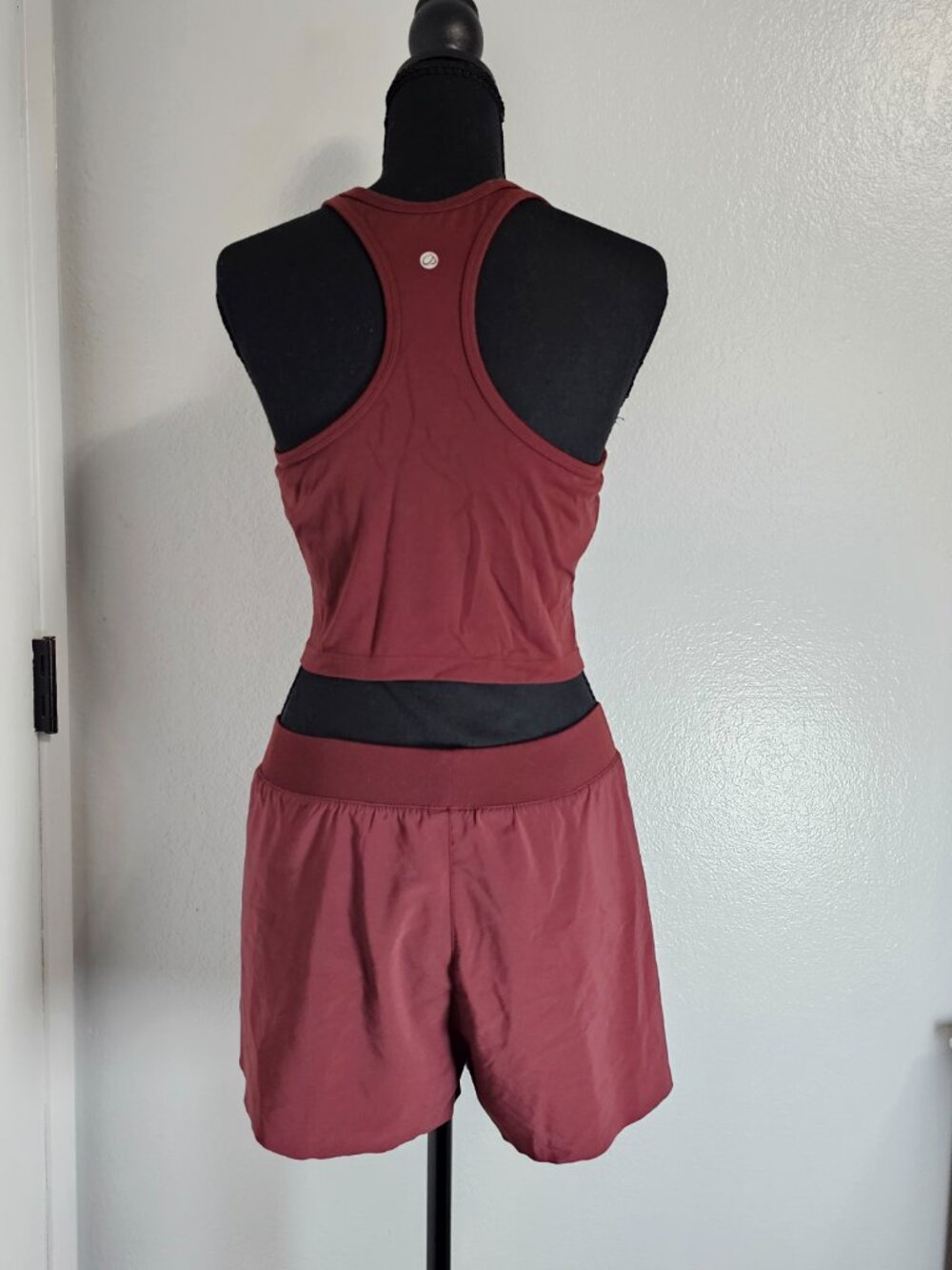 CRZ Yoga 2-Piece Athletic Set Sports Bra & Running Shorts Burgundy Small - Picture 3 of 4